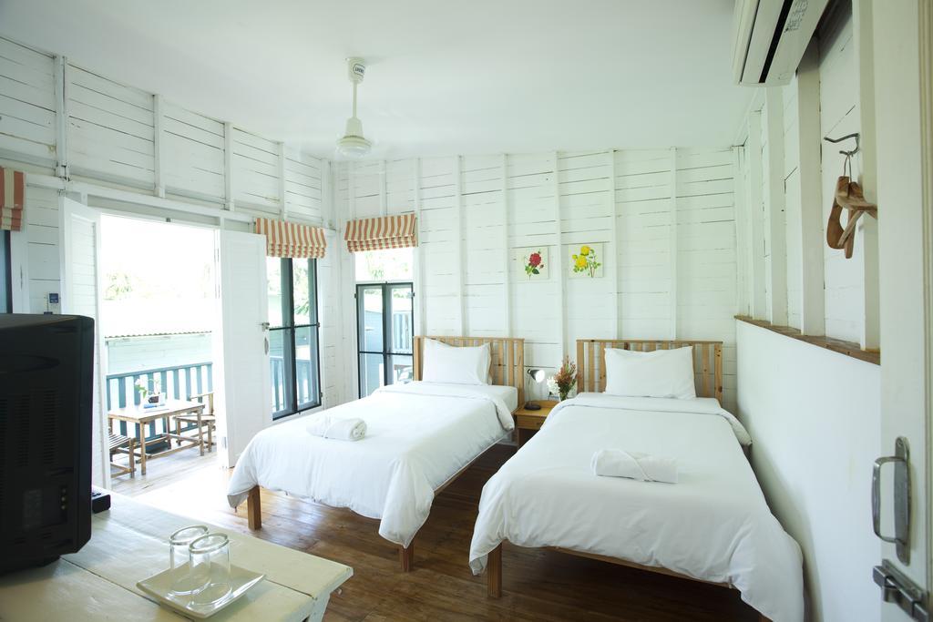 Sunshine Inn Resort Khao Lak Phòng bức ảnh